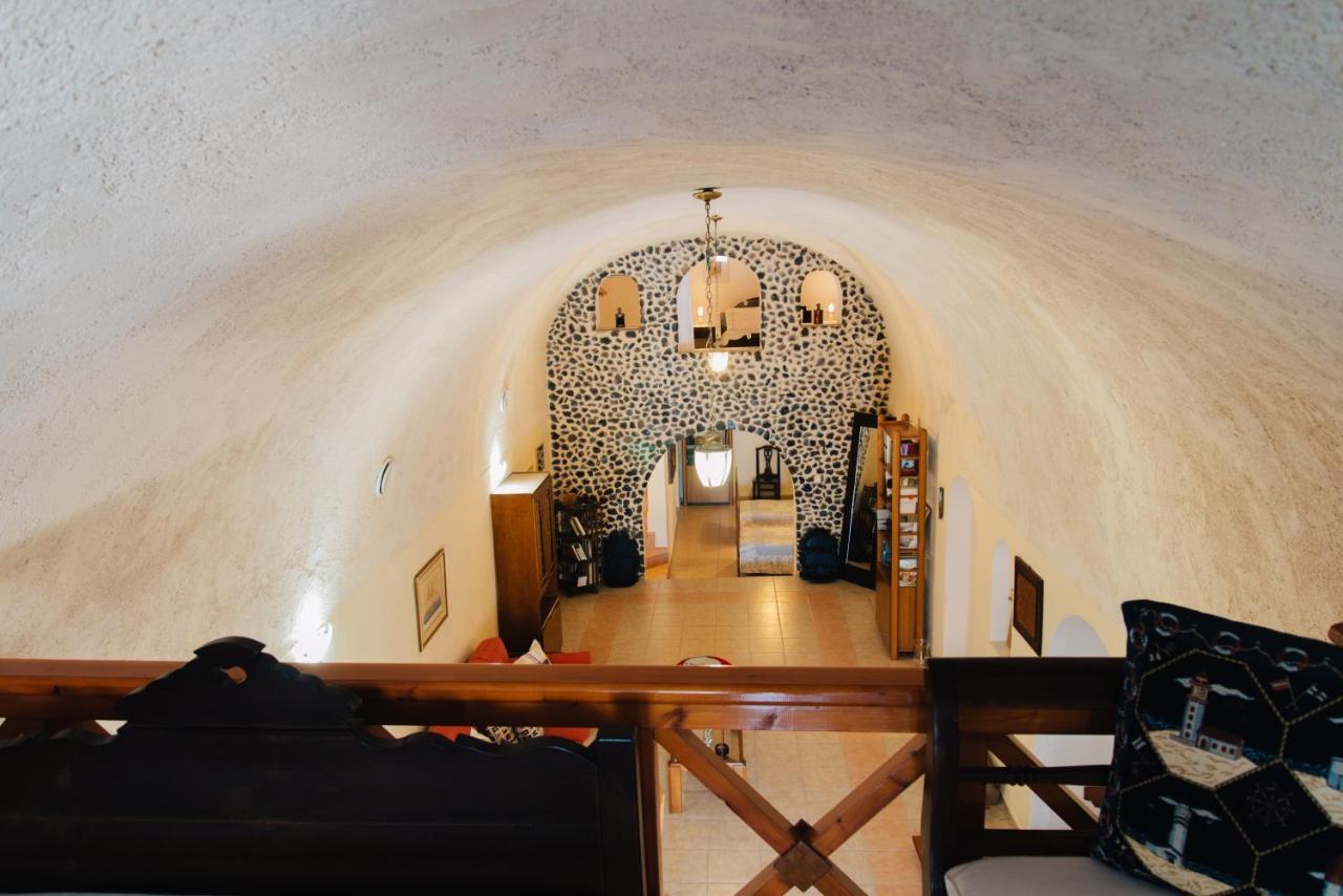 Canava Santino Cave Houses Messaria  Bilik gambar